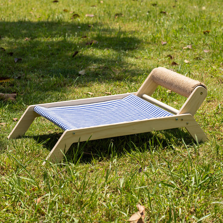 All-Season Universal Cat Scratch Post and Floor-Off Pet Bed